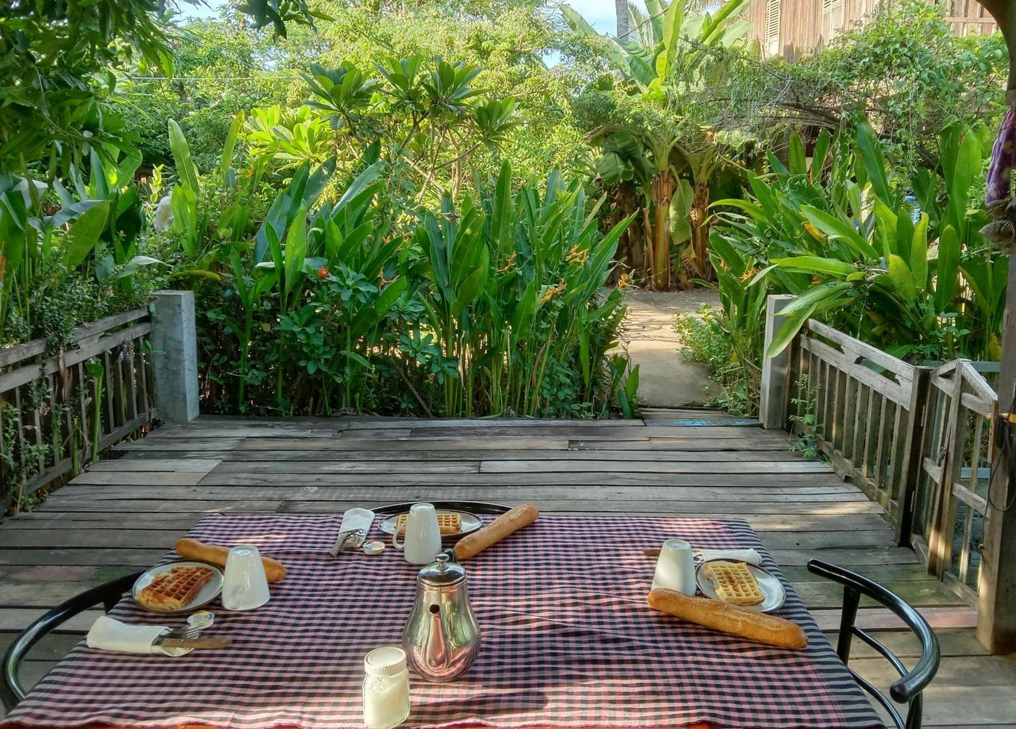 O'Hamok Family Homestay พระตะบอง ภายนอก รูปภาพ